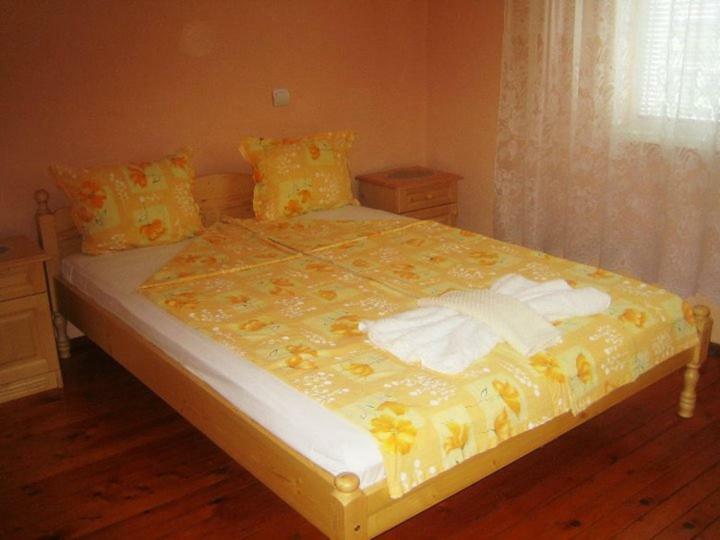 Velkovski Guest House Hisarya Extérieur photo
