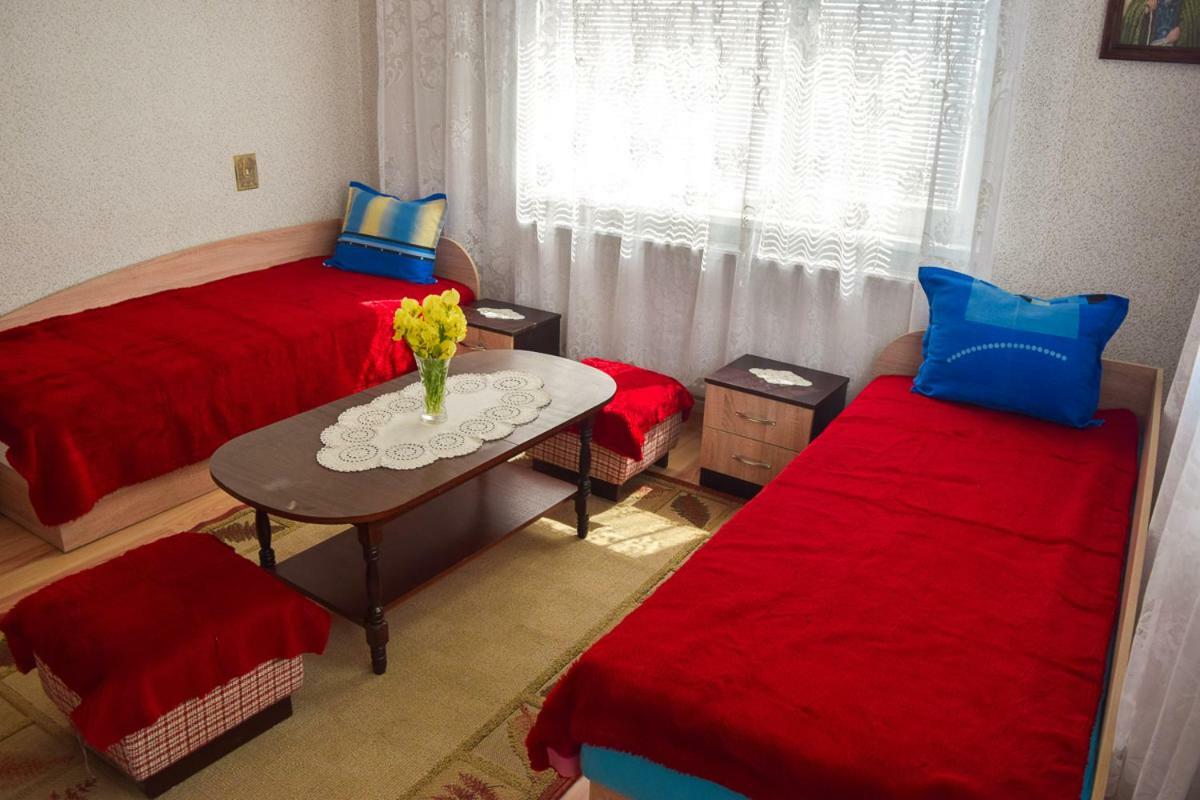 Velkovski Guest House Hisarya Extérieur photo